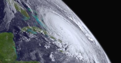 Hit by hurricanes? FCC says you qualify for internet and mobile service subsidies